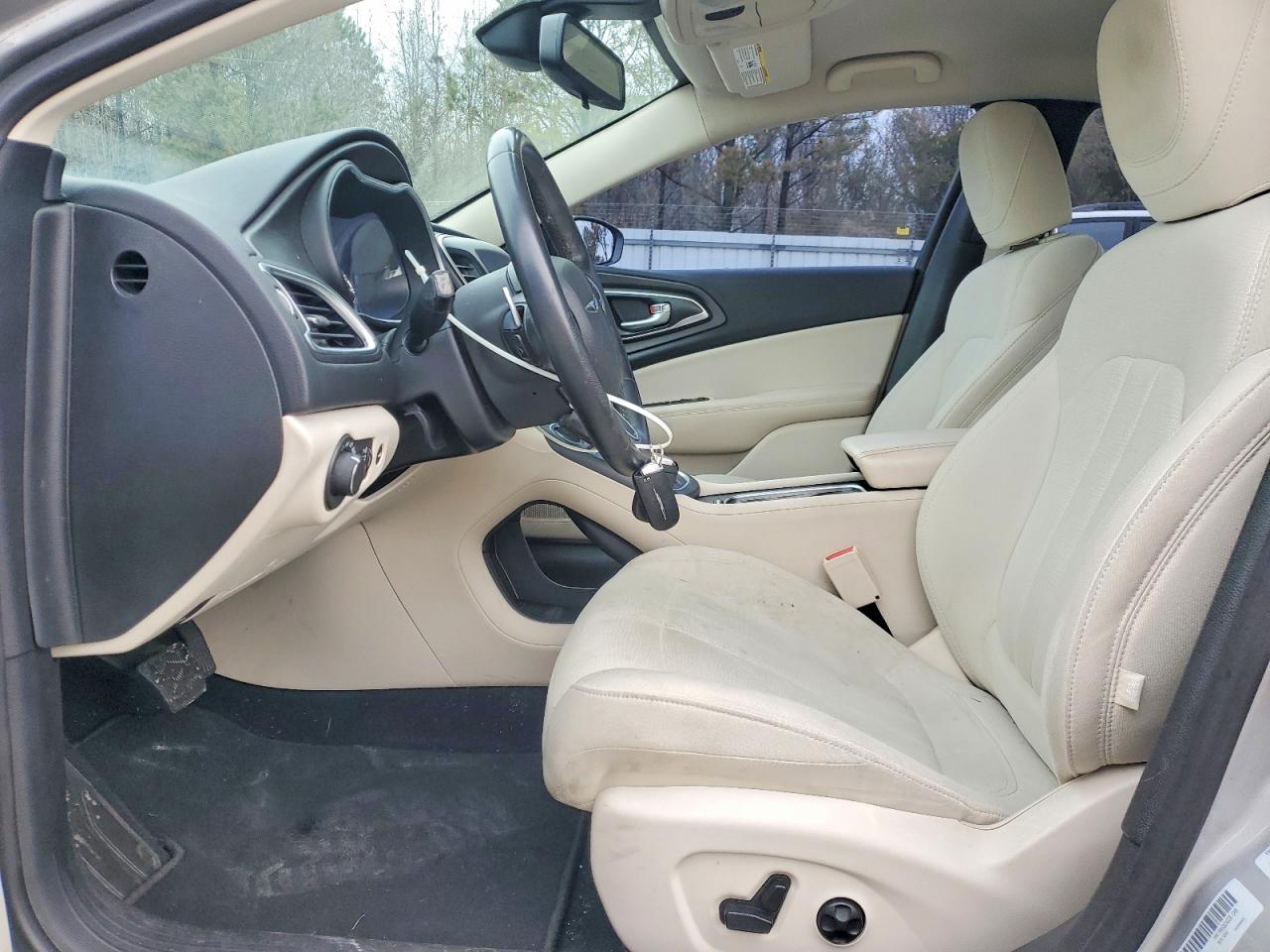 2015 CHRYSLER 200 LIMITED photo 7