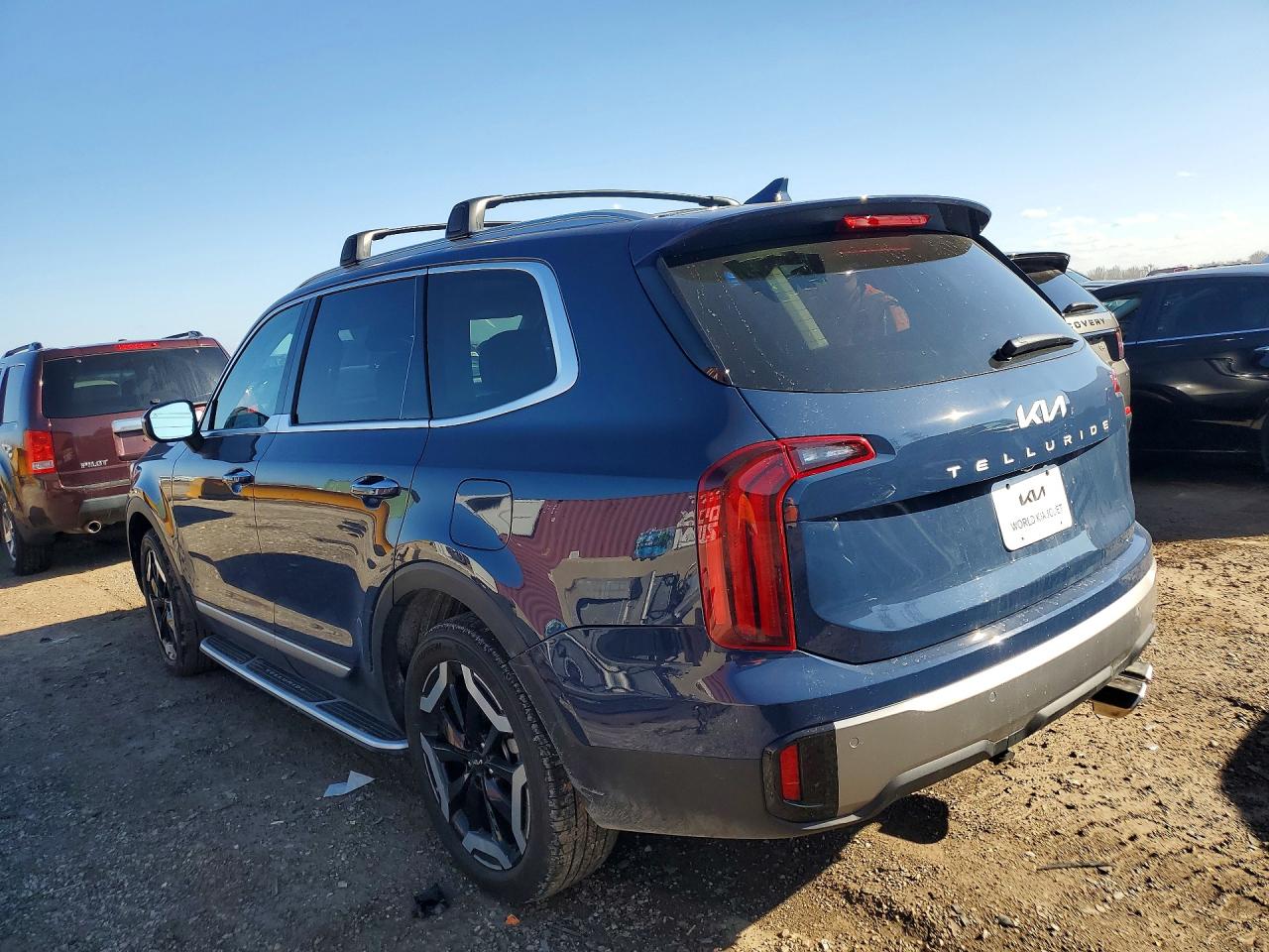 2025 KIA TELLURIDE S photo 3