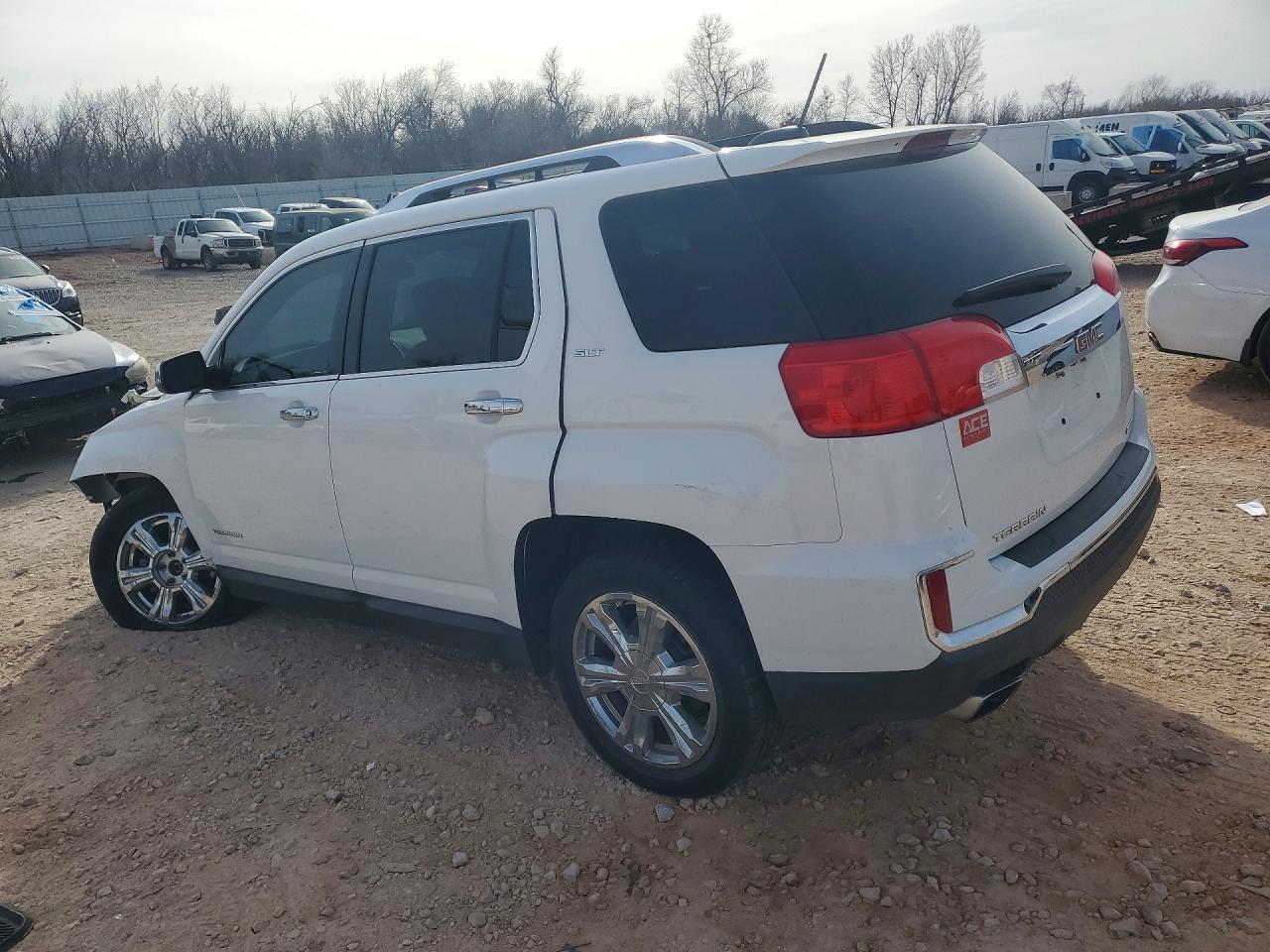2017 GMC TERRAIN SLT photo 4