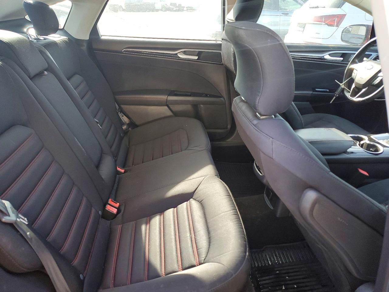 2015 FORD FUSION SE photo 19