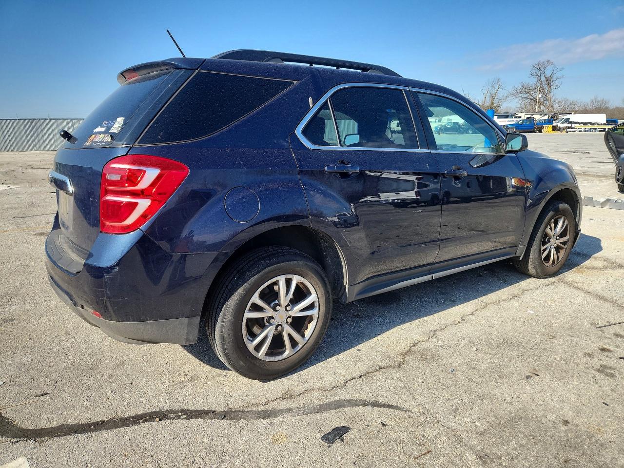 2016 CHEVROLET EQUINOX LT photo 3