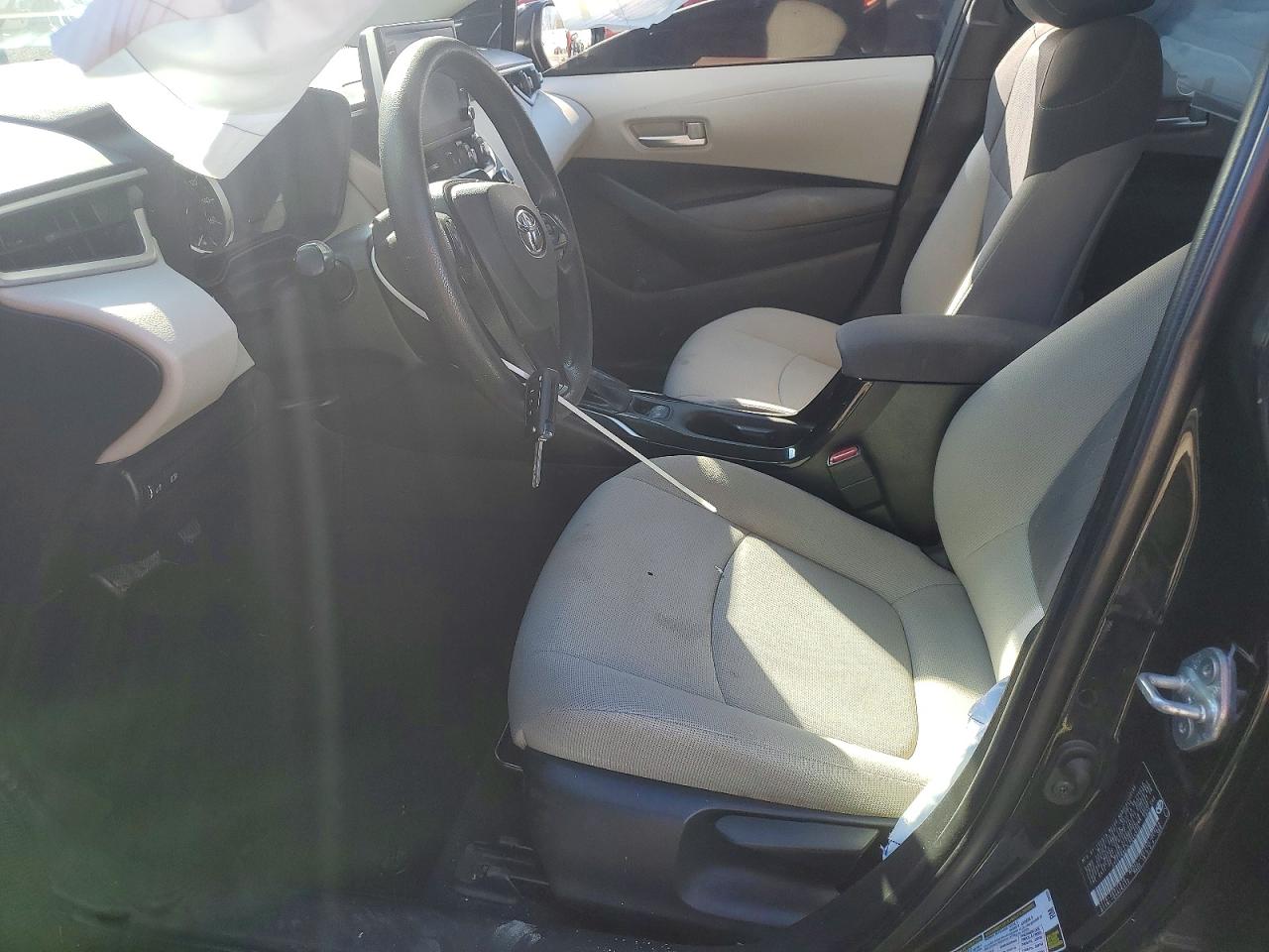 2020 TOYOTA COROLLA LE photo 13