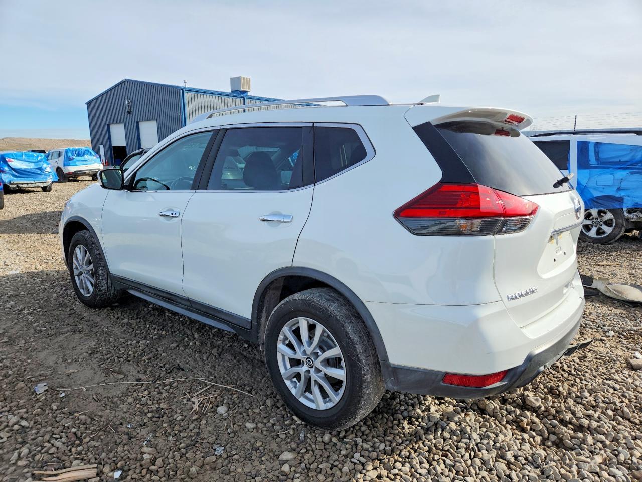 2017 NISSAN ROGUE SV photo 3