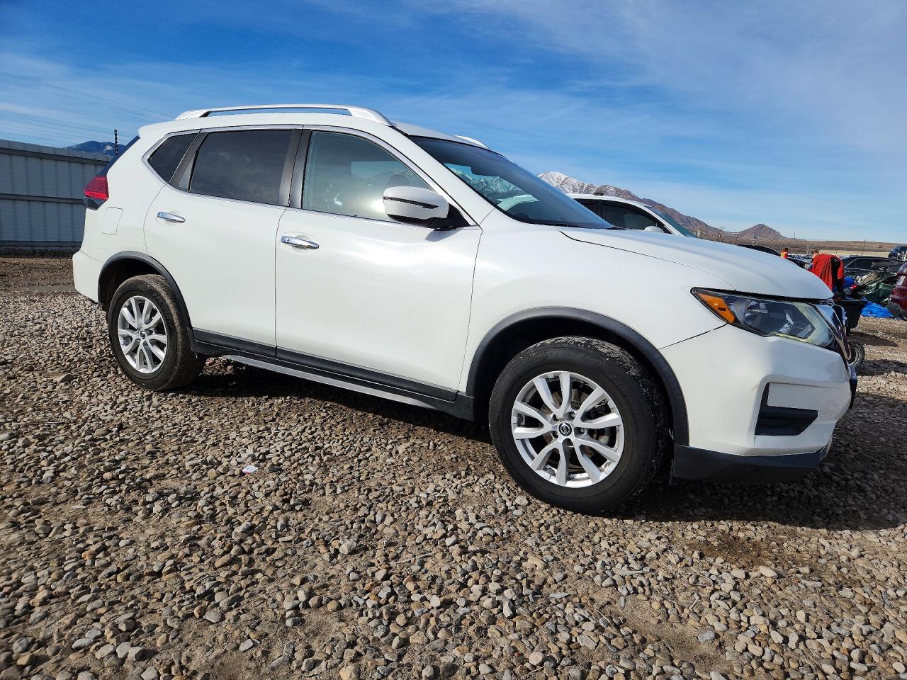 2017 NISSAN ROGUE SV photo 7