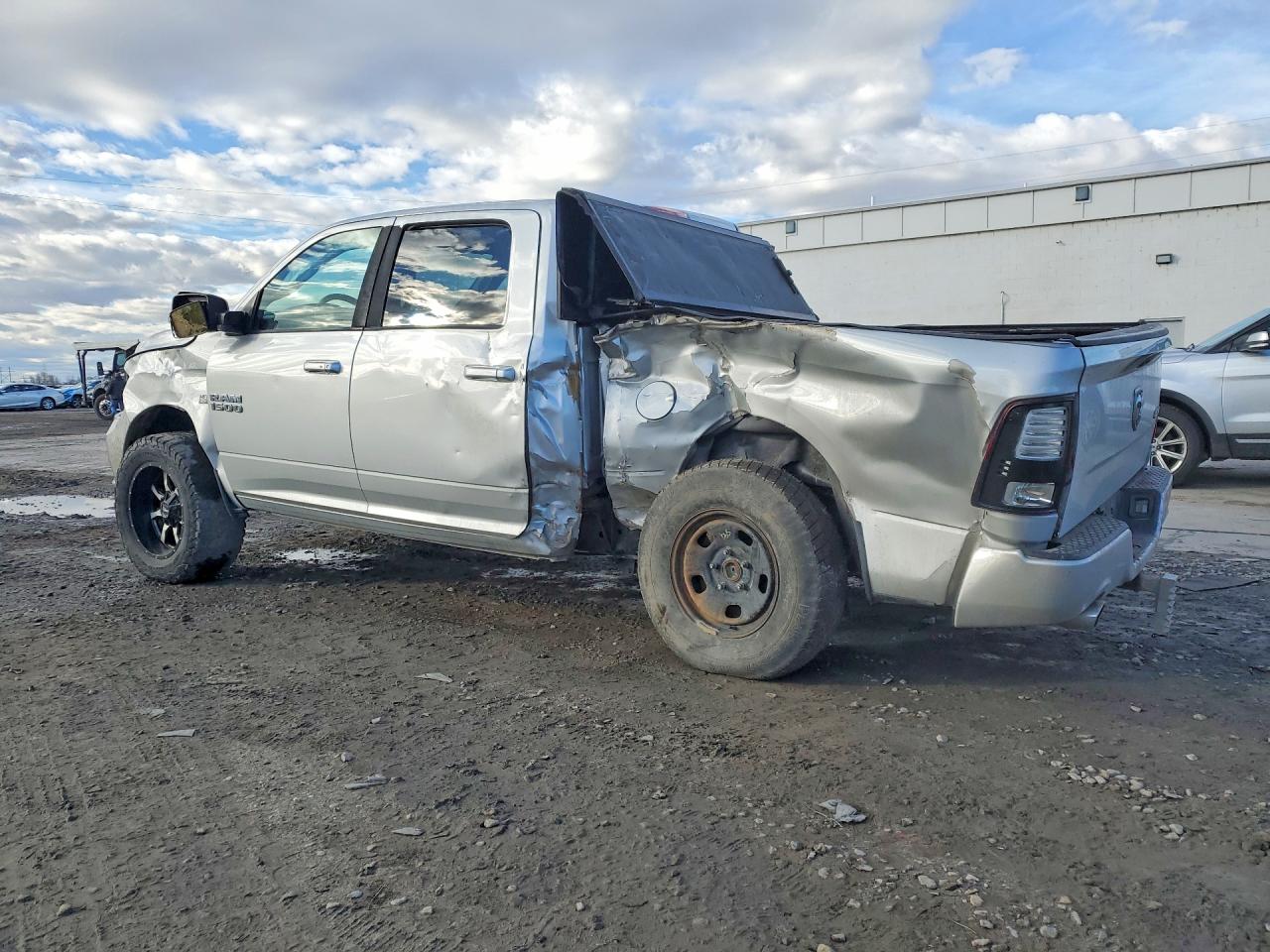 2015 RAM 1500 SPORT photo 2