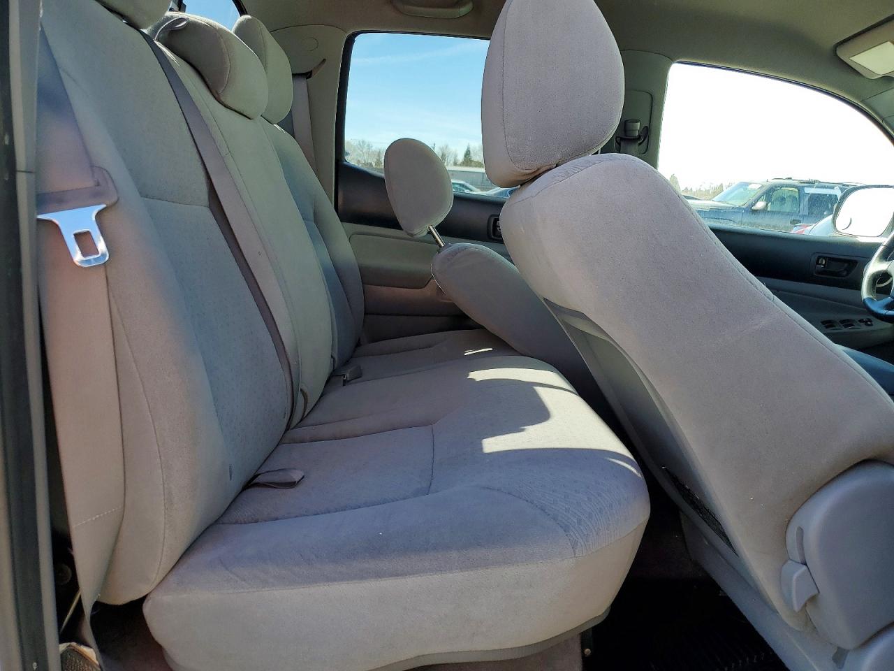 2005 TOYOTA TACOMA V6 photo 10