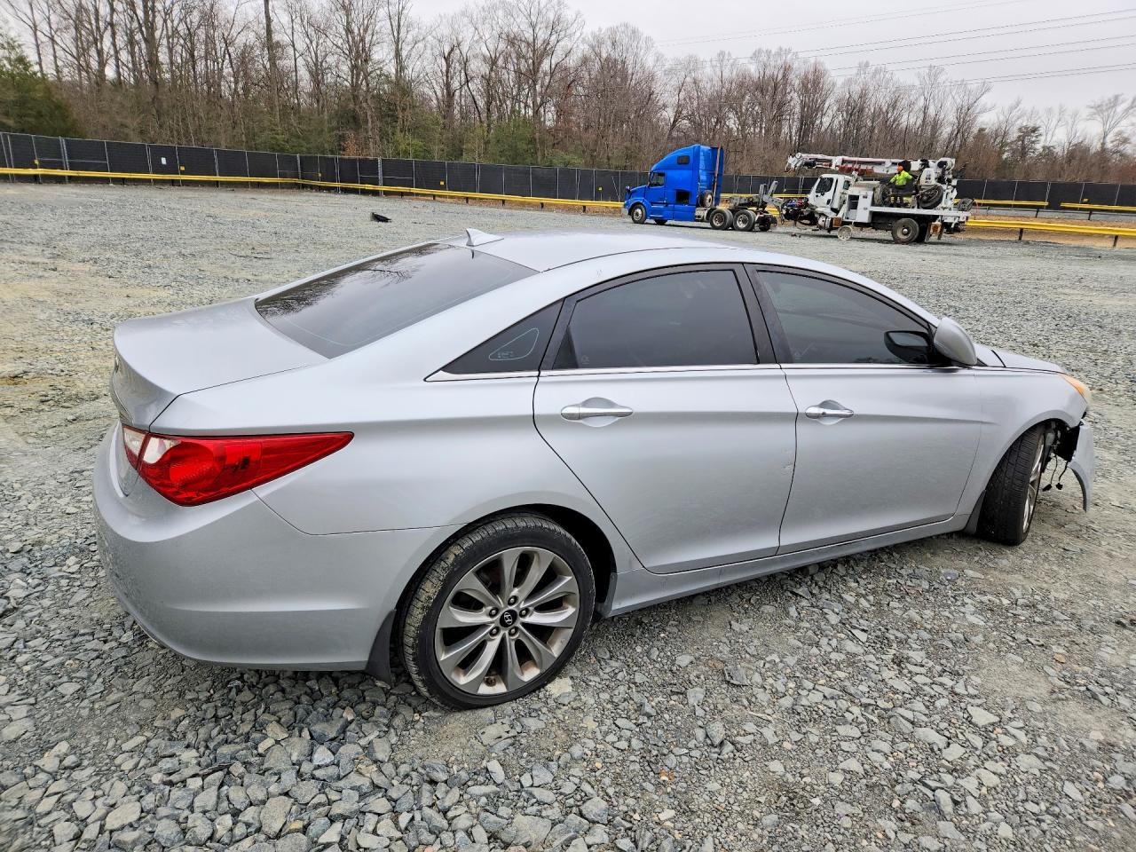 2013 HYUNDAI SONATA SE photo 5