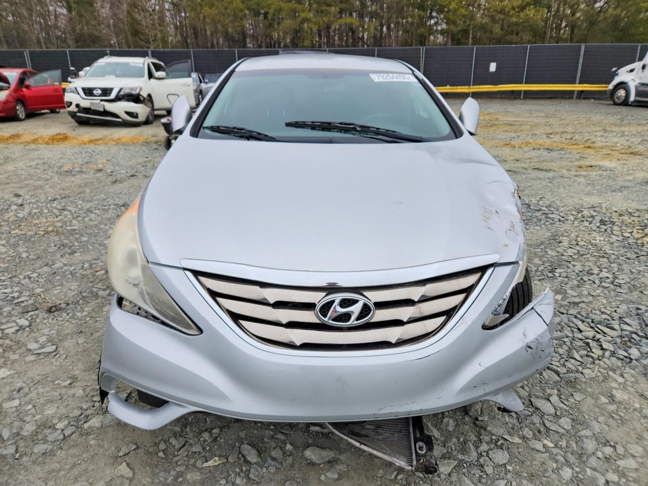 2013 HYUNDAI SONATA SE photo 9