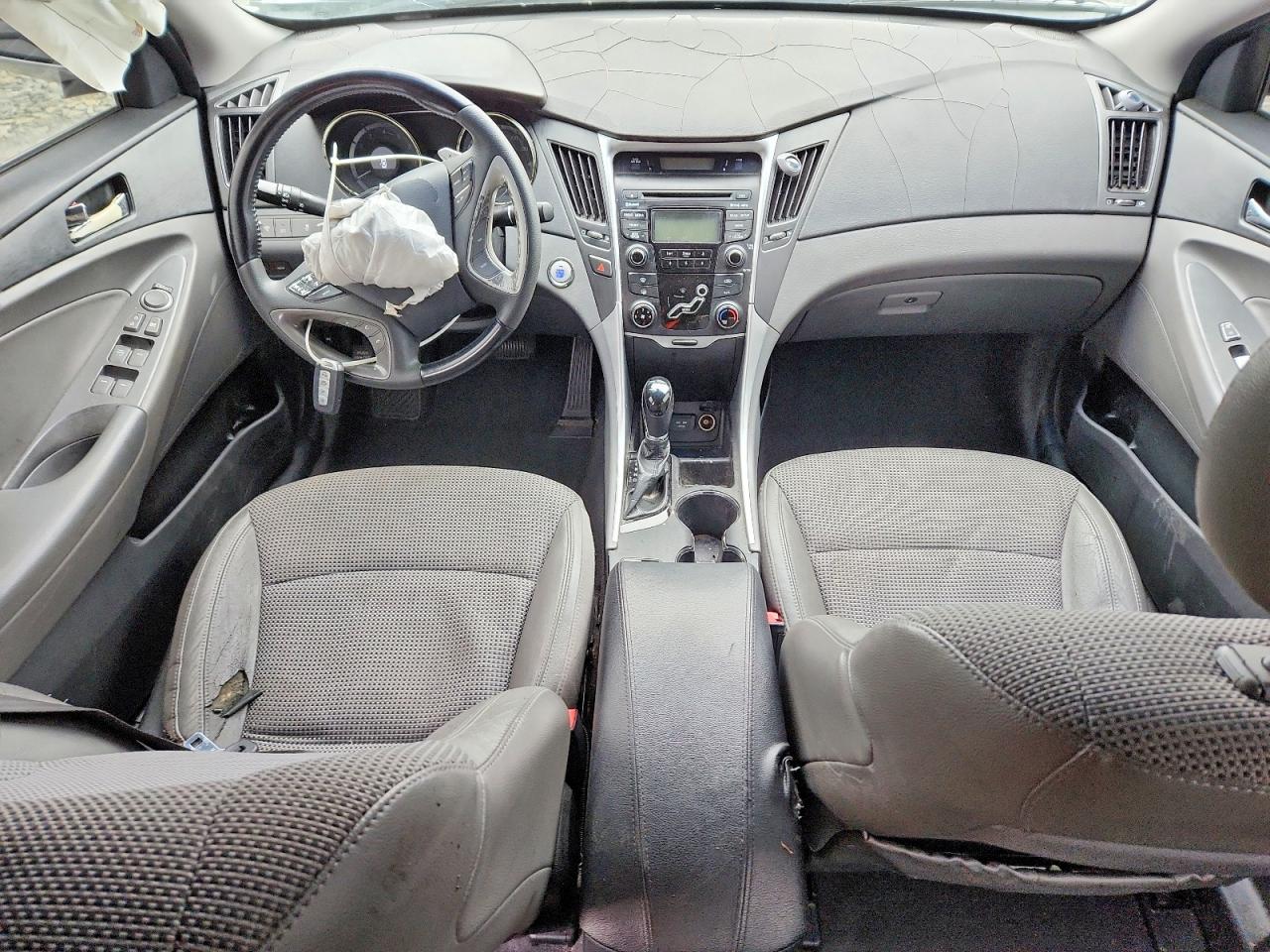 2013 HYUNDAI SONATA SE photo 15