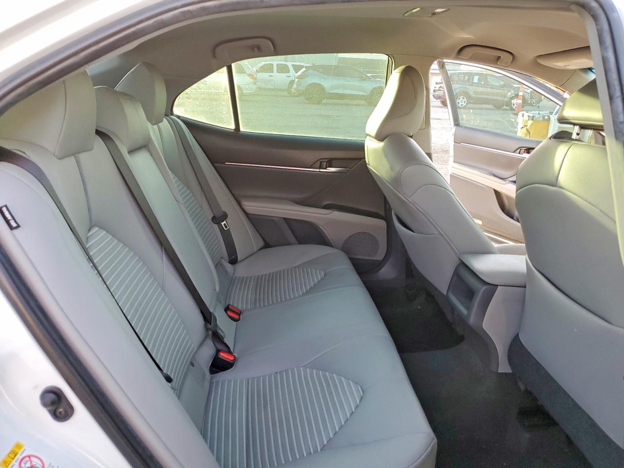 2018 TOYOTA CAMRY SE photo 10