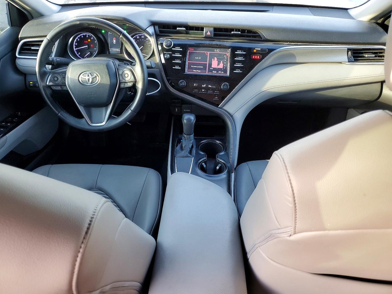 2018 TOYOTA CAMRY SE photo 8