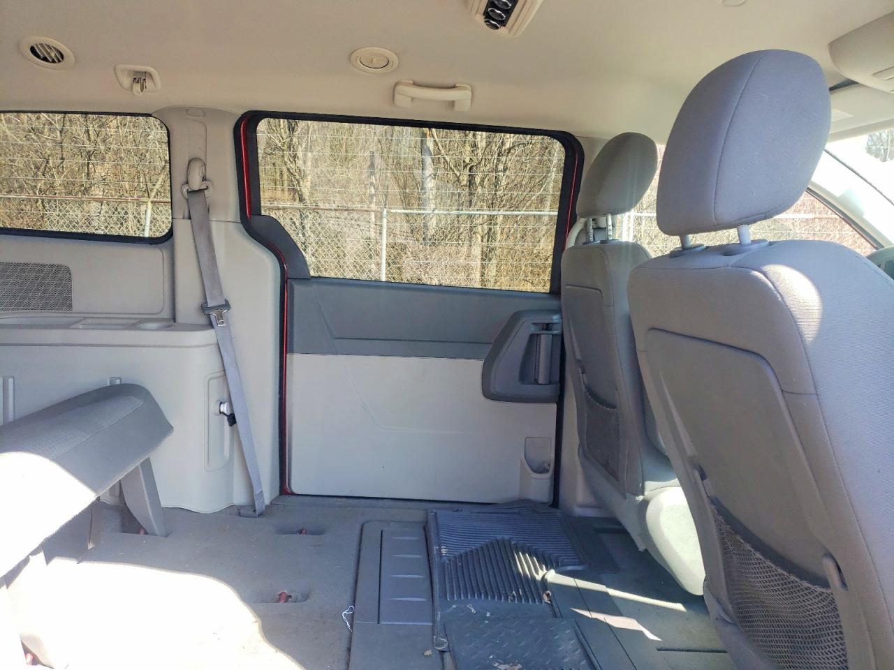 2010 DODGE GRAND CARAVAN SE photo 11