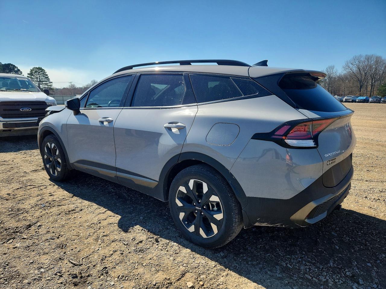 2023 KIA SPORTAGE X-LINE photo 3