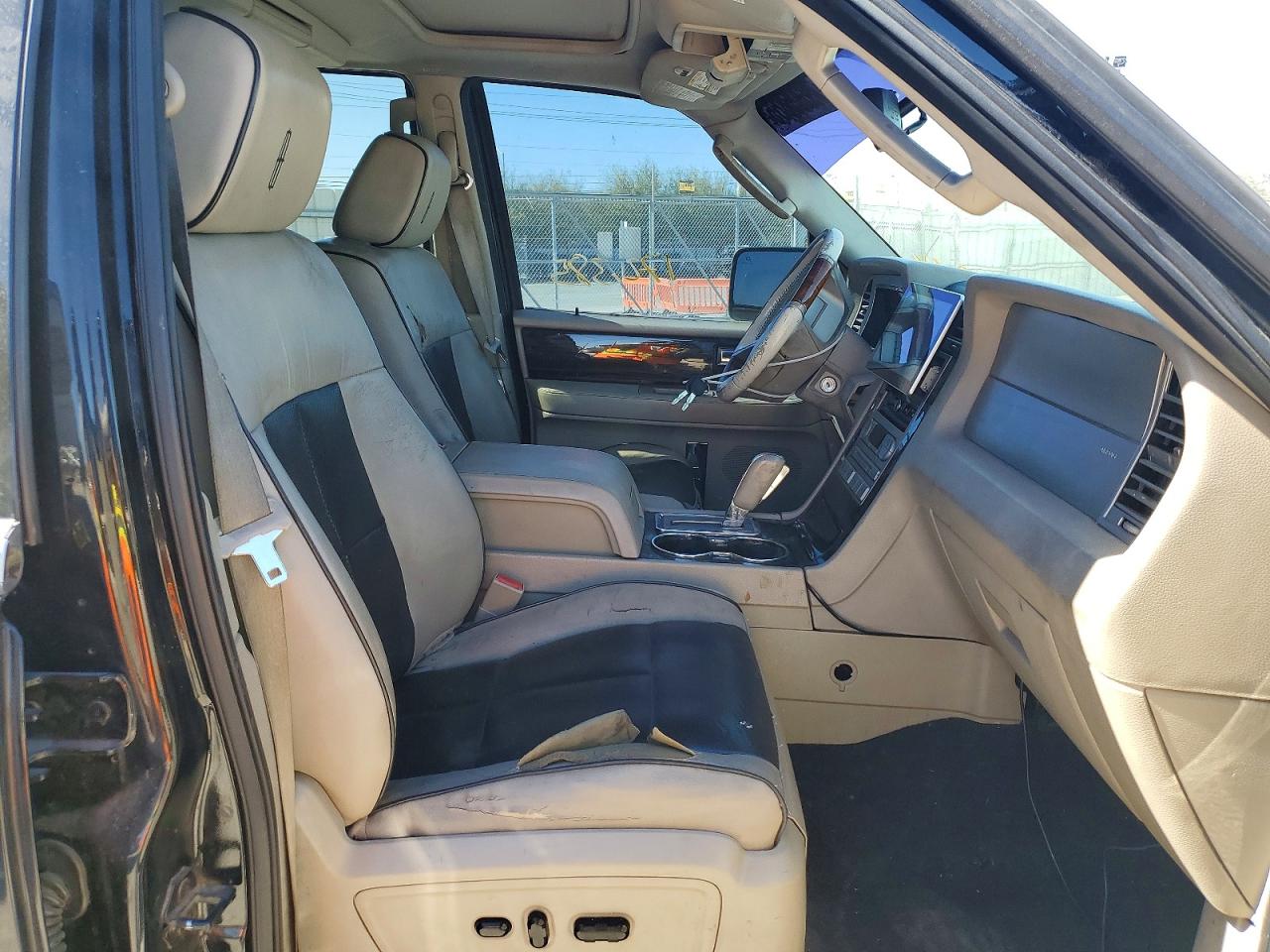 2008 LINCOLN NAVIGATOR photo 19