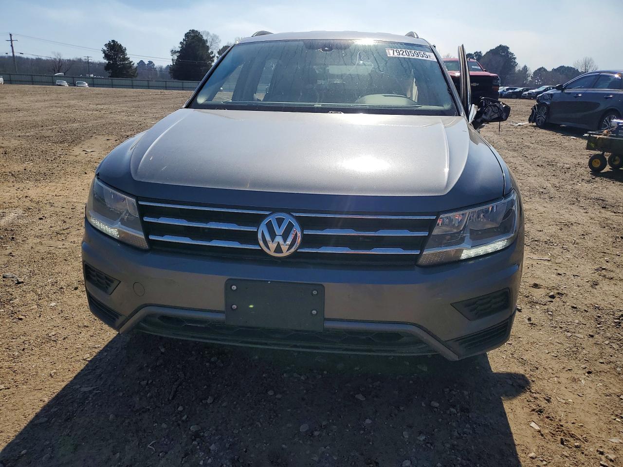 2021 VOLK TIGUAN SE photo 13