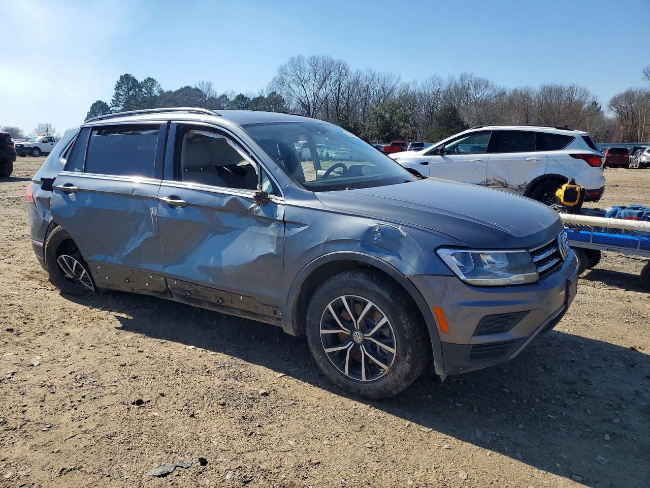 2021 VOLK TIGUAN SE photo 10