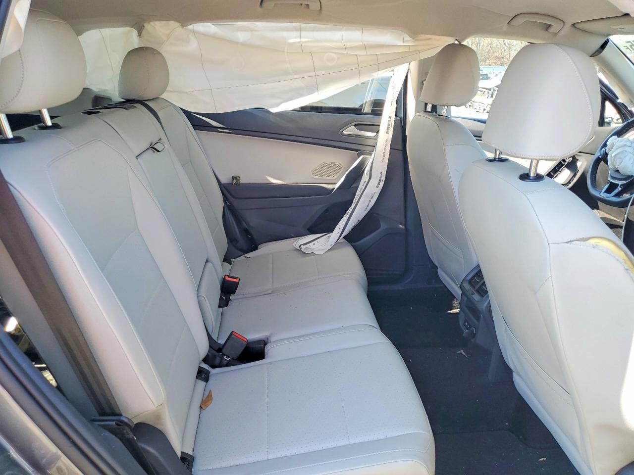 2021 VOLK TIGUAN SE photo 31
