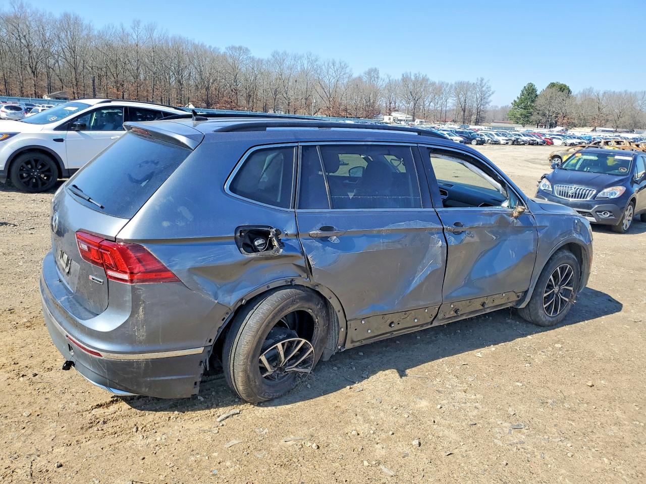 2021 VOLK TIGUAN SE photo 7