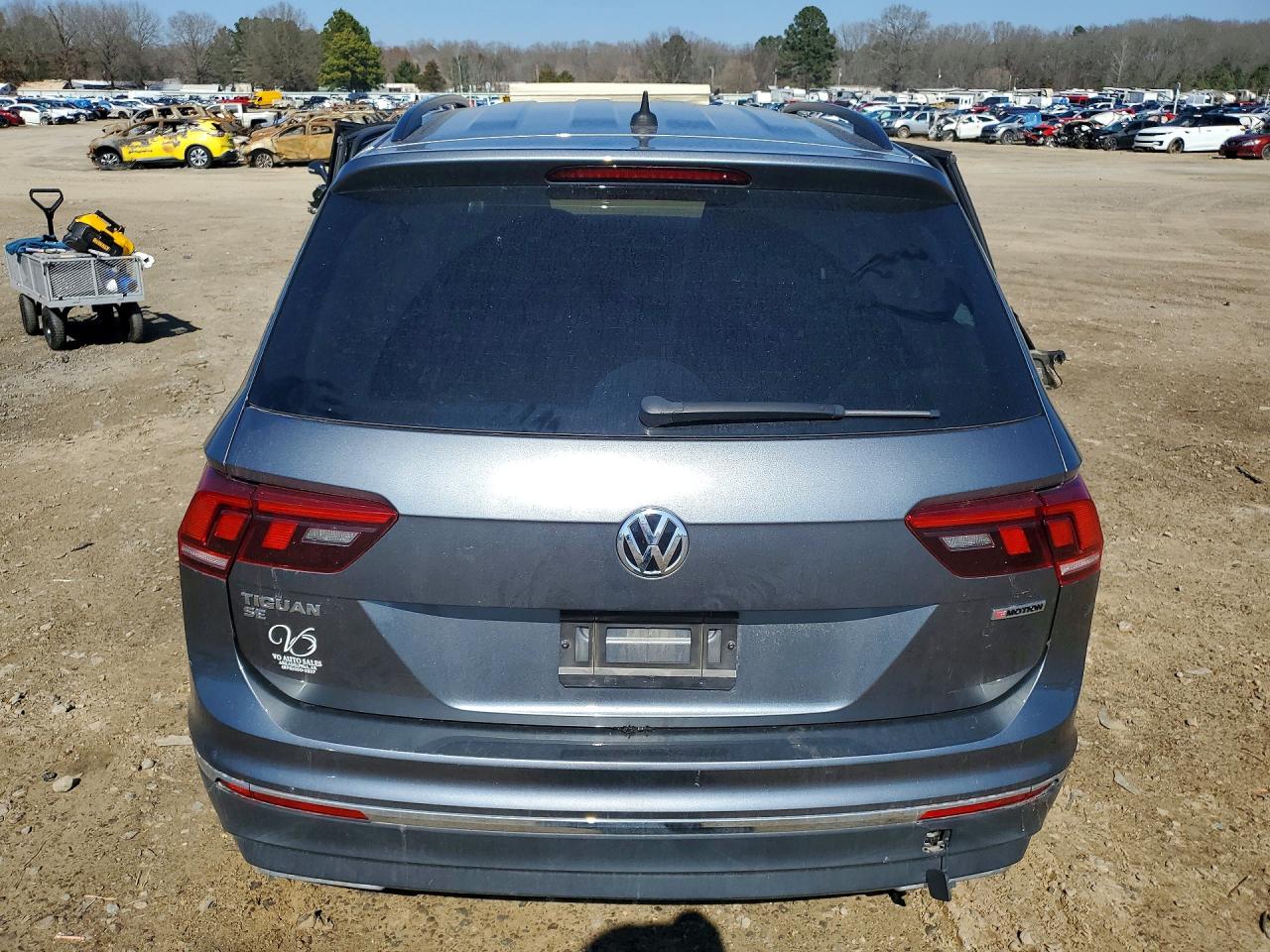 2021 VOLK TIGUAN SE photo 16