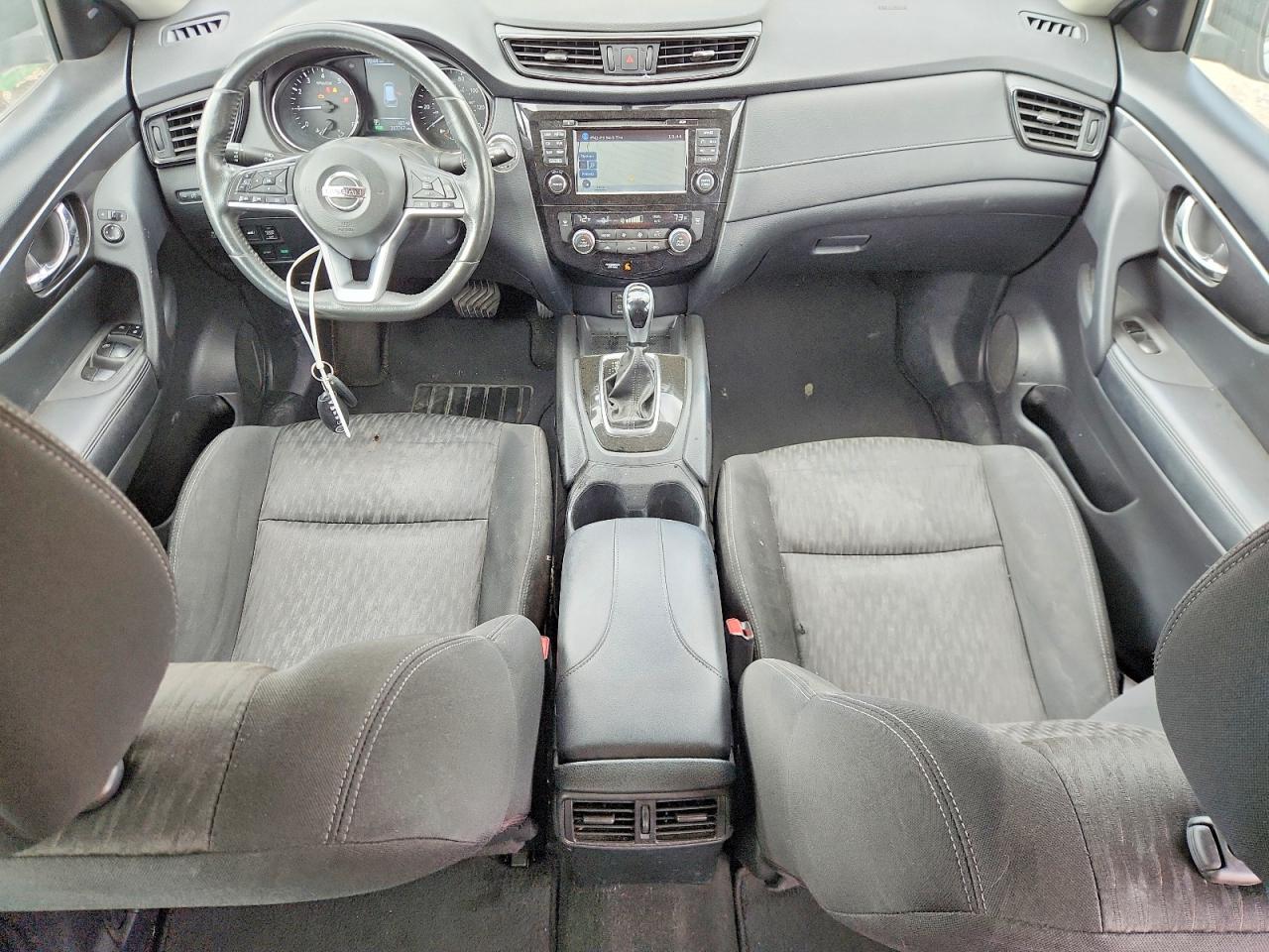 2017 NISSAN ROGUE SV photo 15