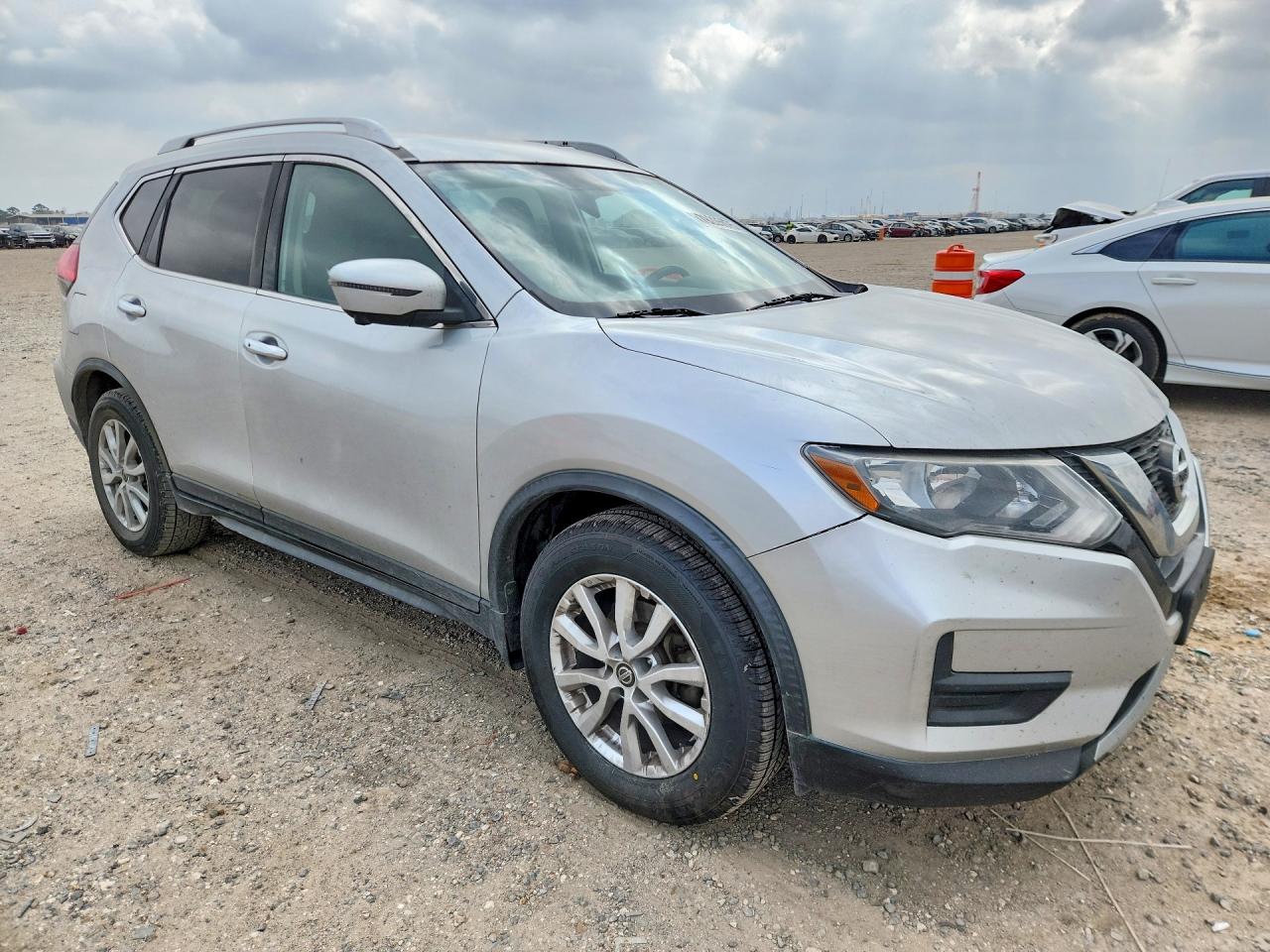 2017 NISSAN ROGUE SV photo 7