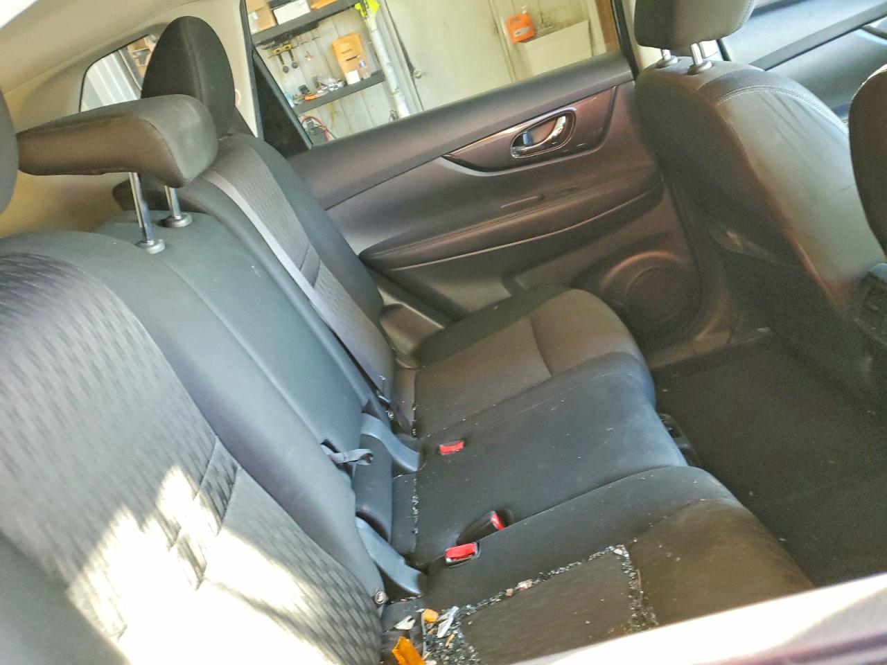 2018 NISSAN ROGUE SV photo 19