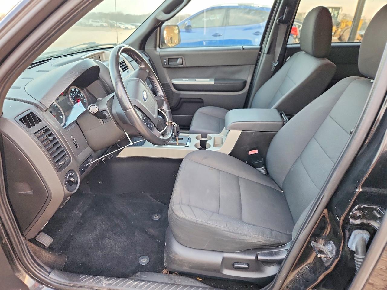 2011 FORD ESCAPE XLT photo 7