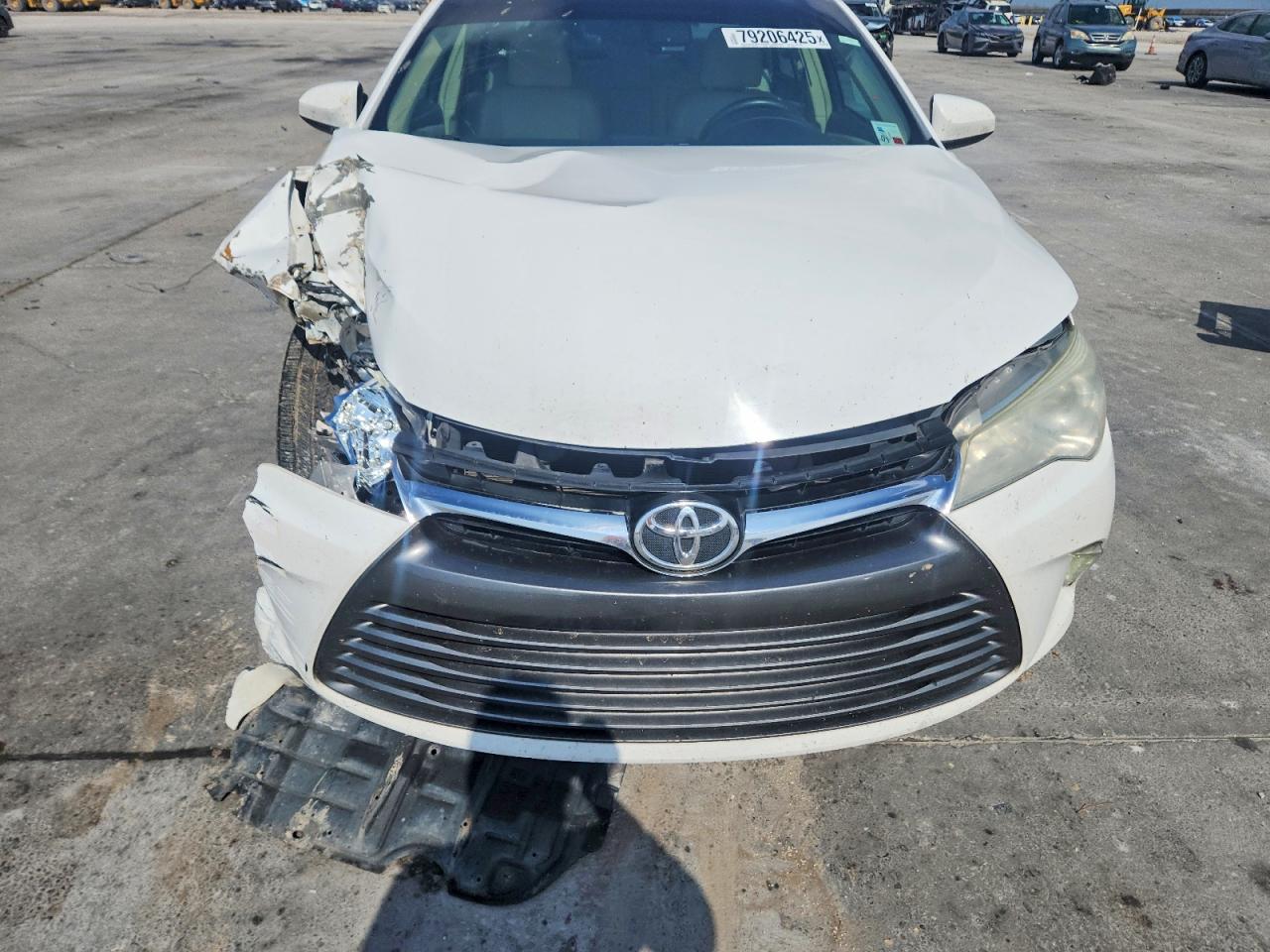 2015 TOYOTA CAMRY XLE photo 31