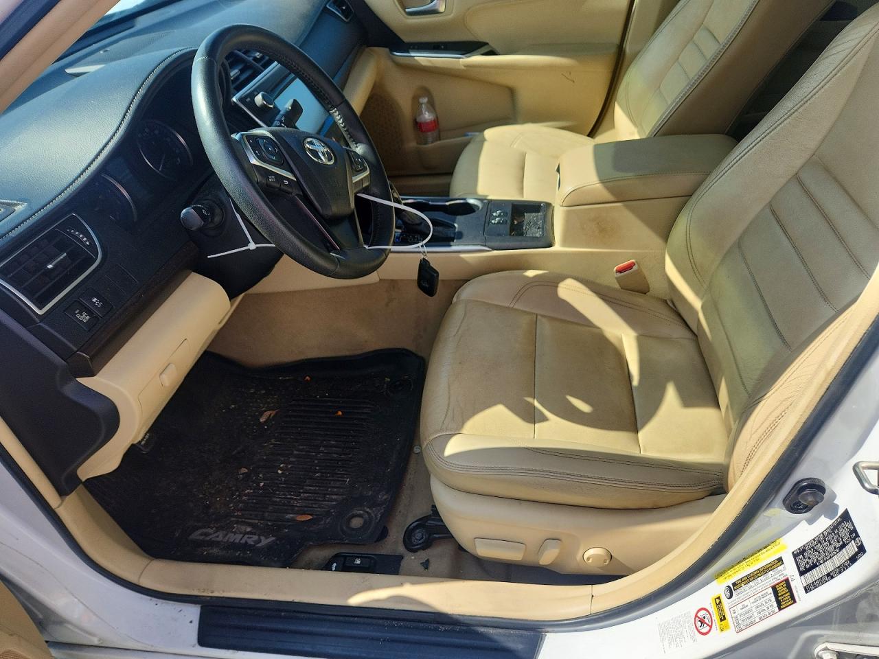 2015 TOYOTA CAMRY XLE photo 19