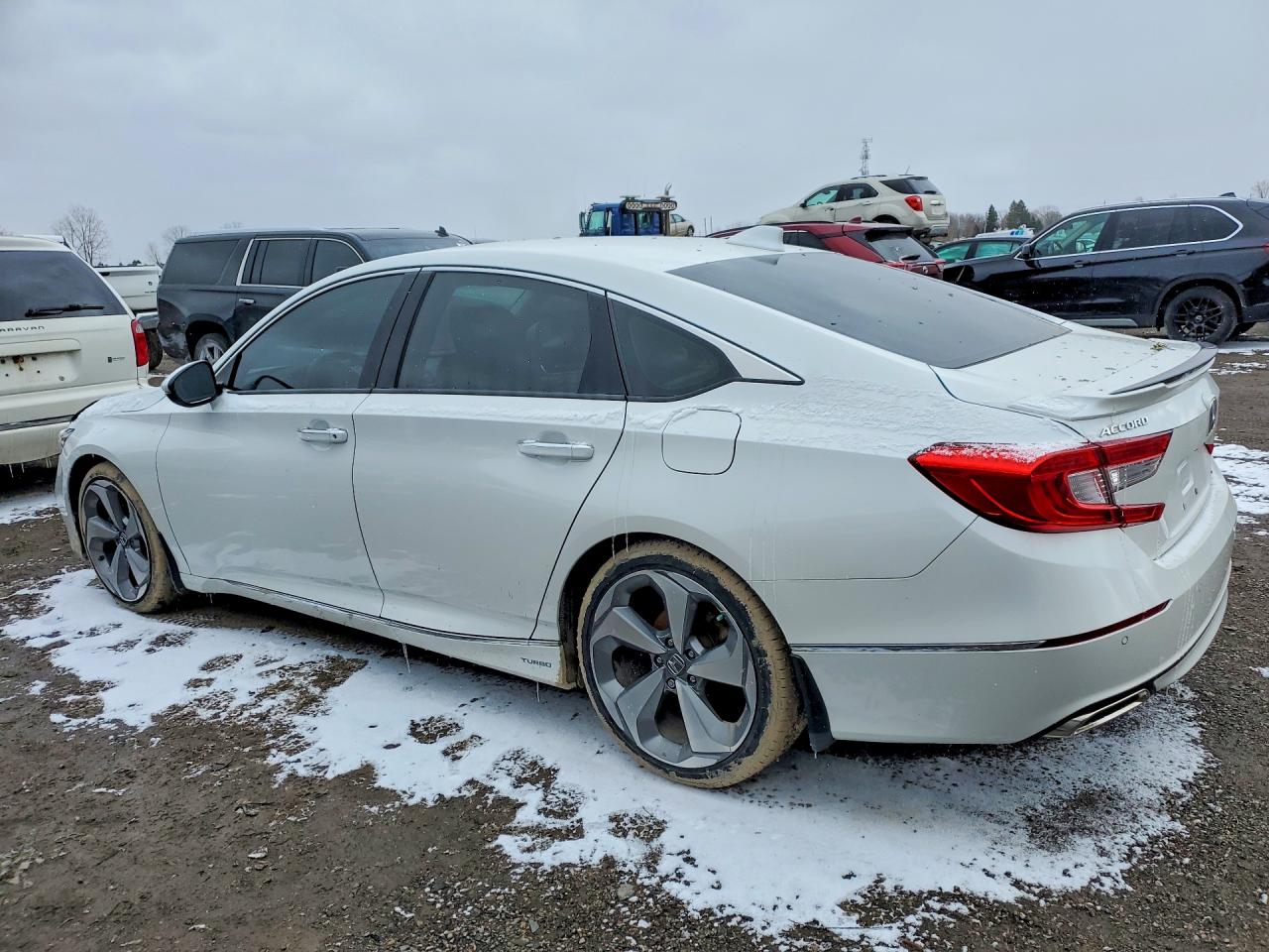 2018 HONDA ACCORD TOURING photo 3