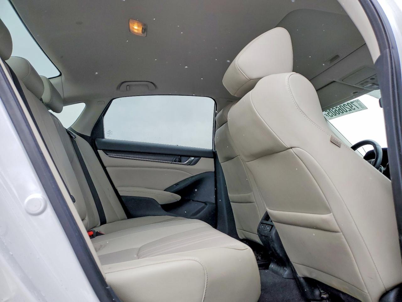 2018 HONDA ACCORD TOURING photo 19