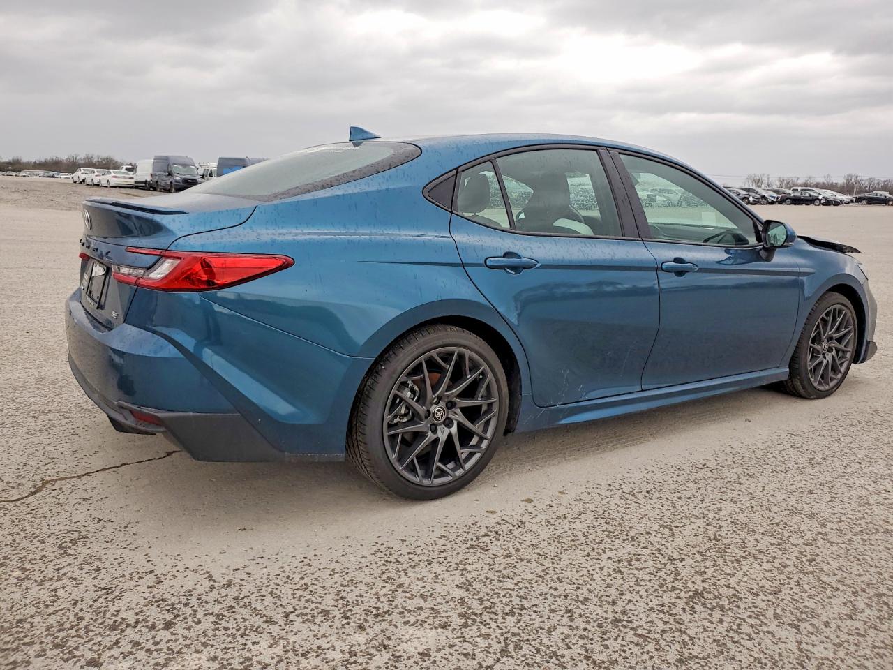 2025 TOYOTA CAMRY SE photo 3