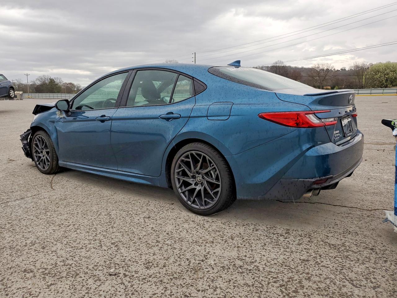 2025 TOYOTA CAMRY SE photo 2