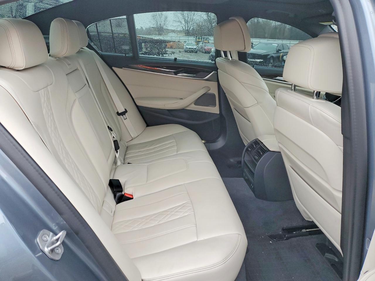 2021 BMW 530 XI photo 19