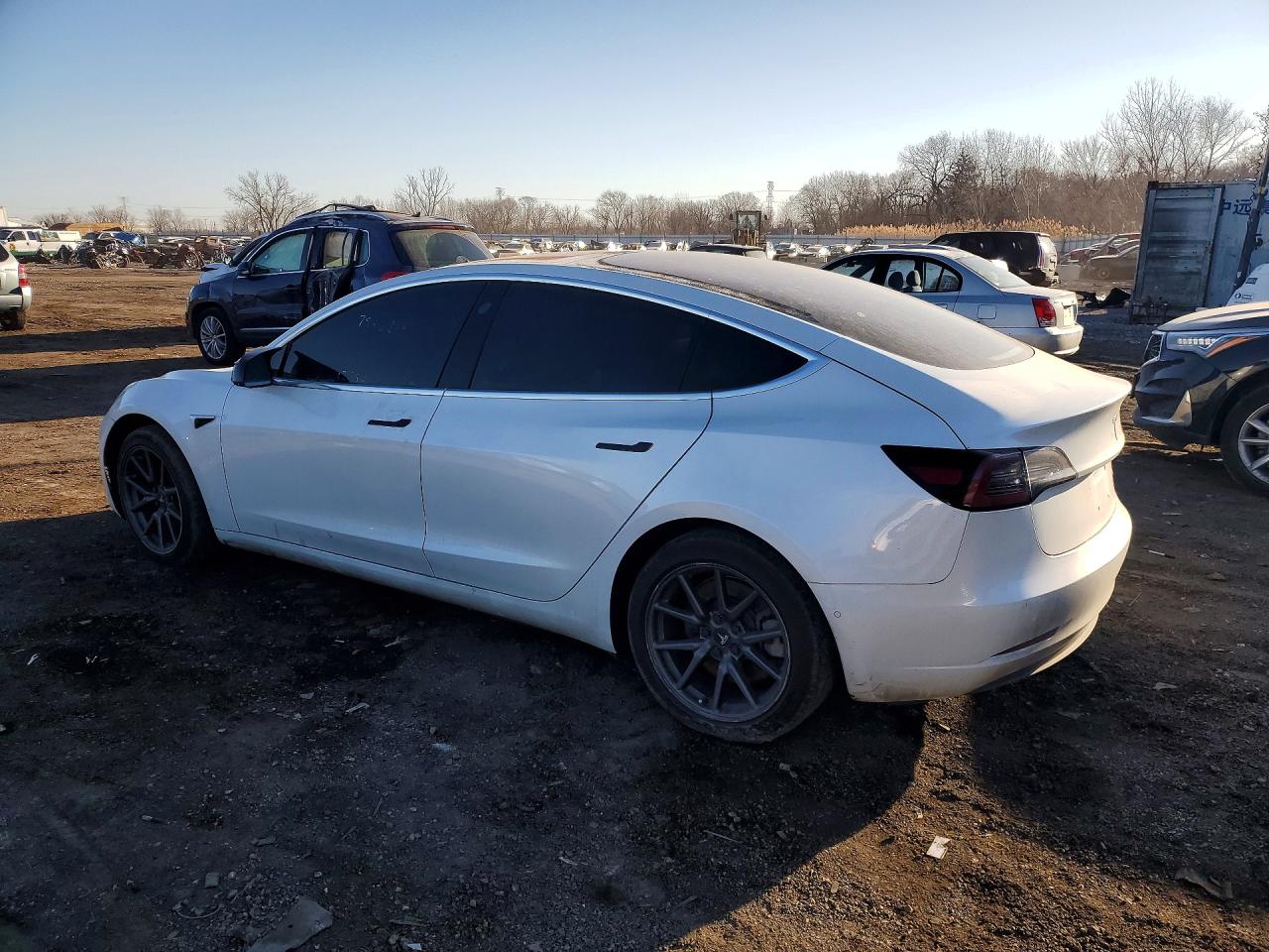 2018 TESLA MODEL 3 photo 4