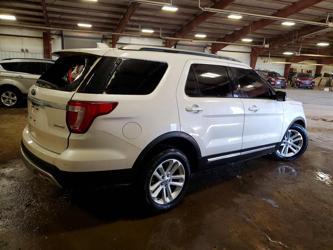 2017 FORD EXPLORER XLT photo 3