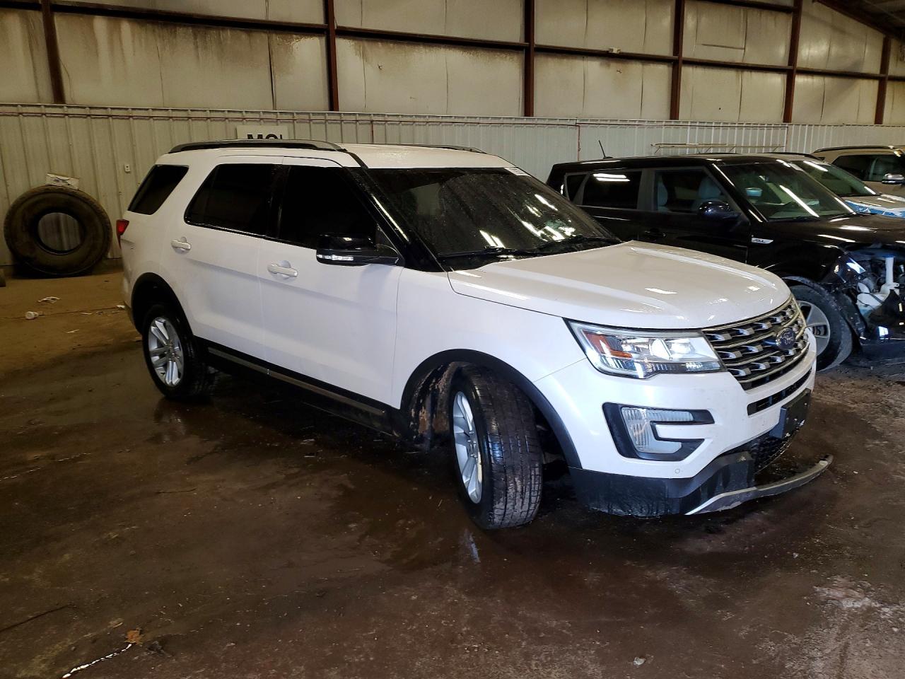 2017 FORD EXPLORER XLT photo 4