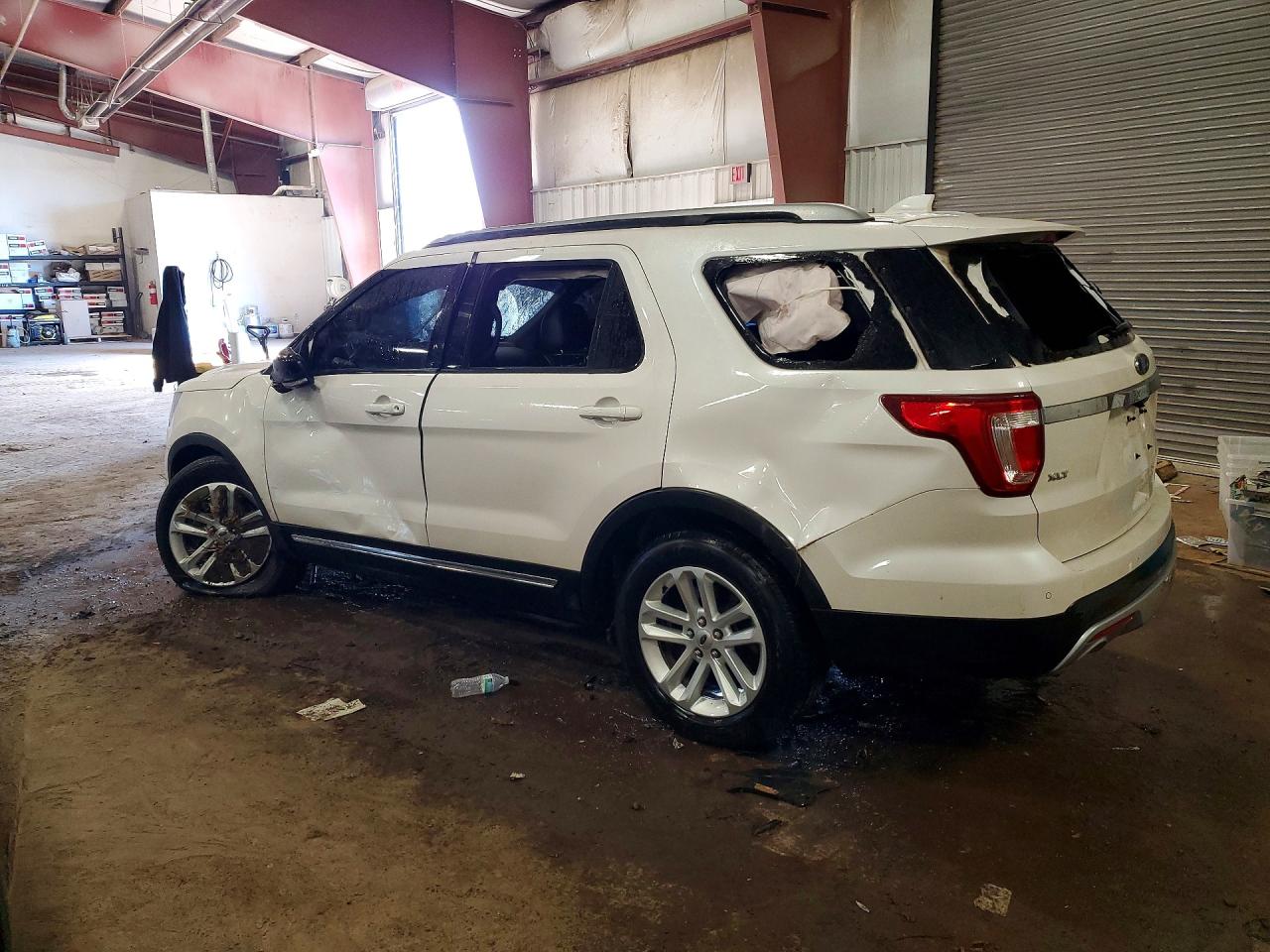2017 FORD EXPLORER XLT photo 2