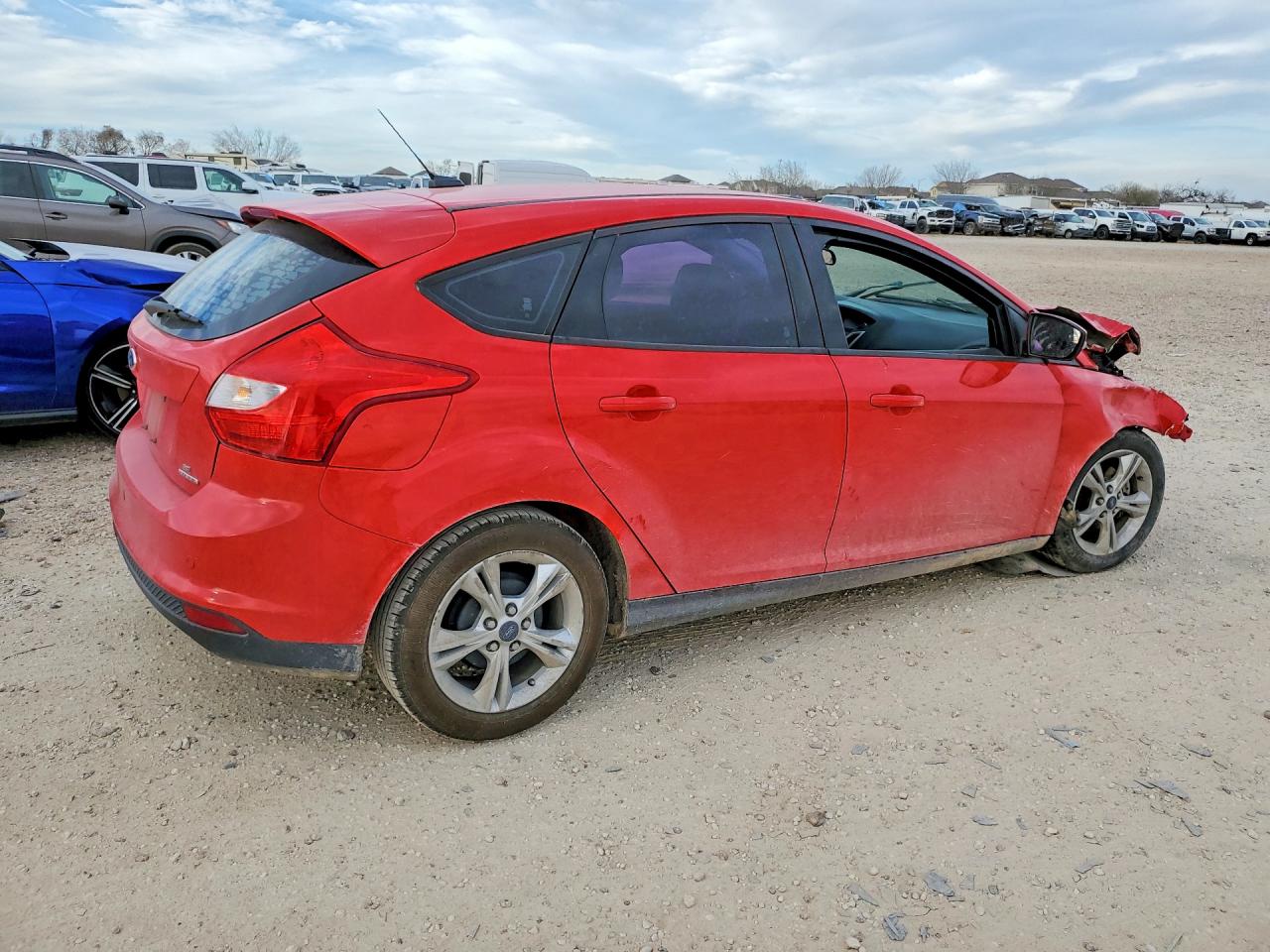 2014 FORD FOCUS SE photo 5