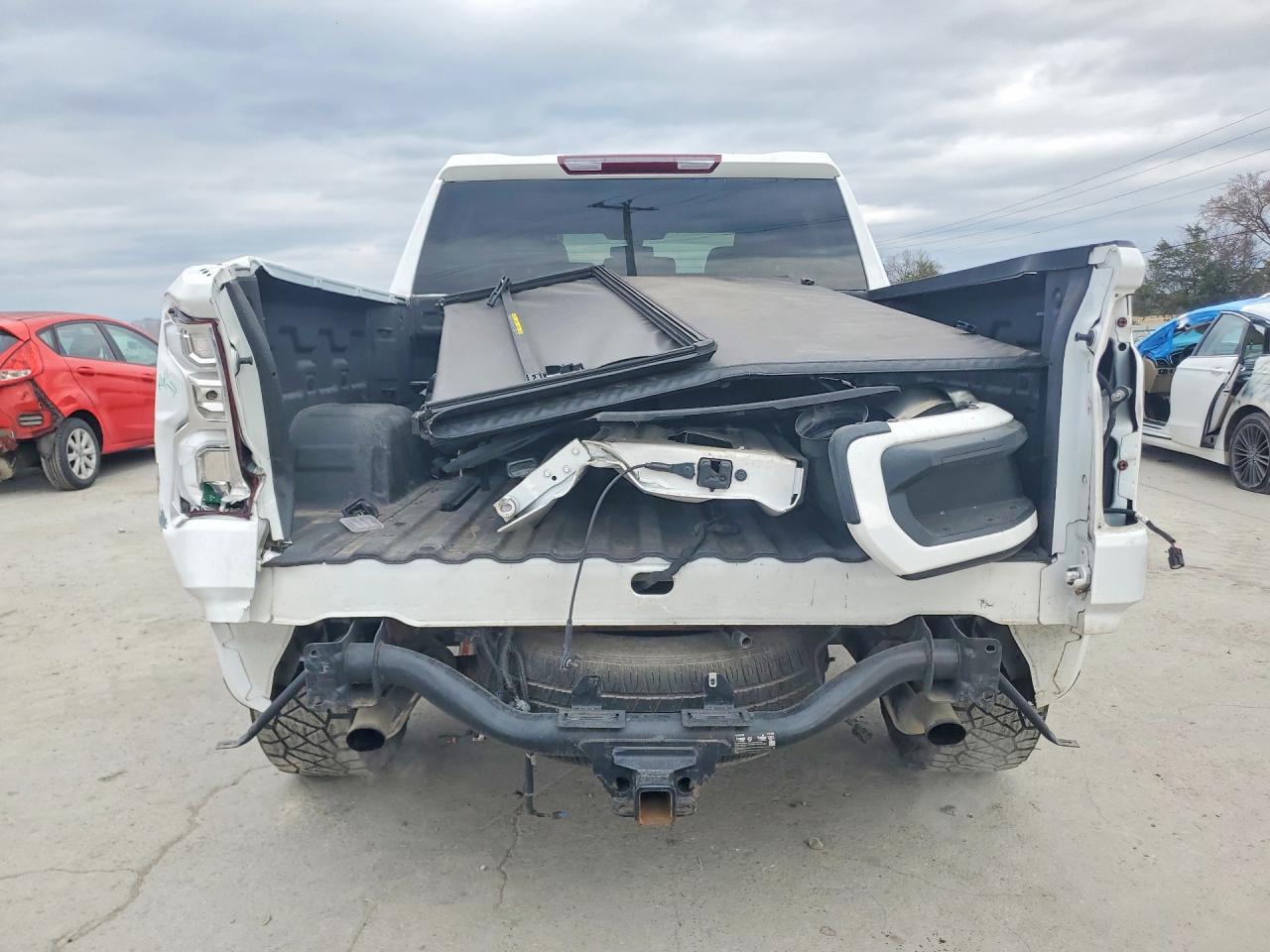 2019 CHEVROLET SILVERADO K1500 RST photo 16