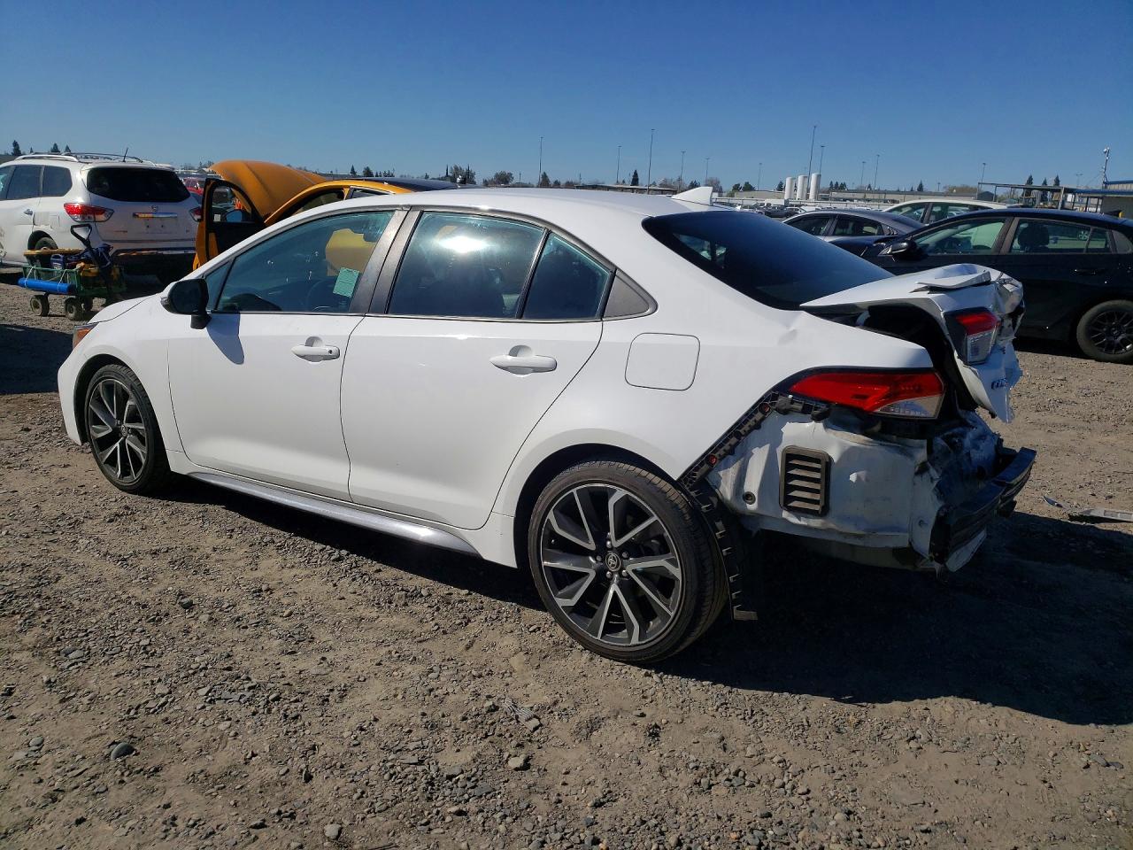 2020 TOYOTA COROLLA SE photo 3