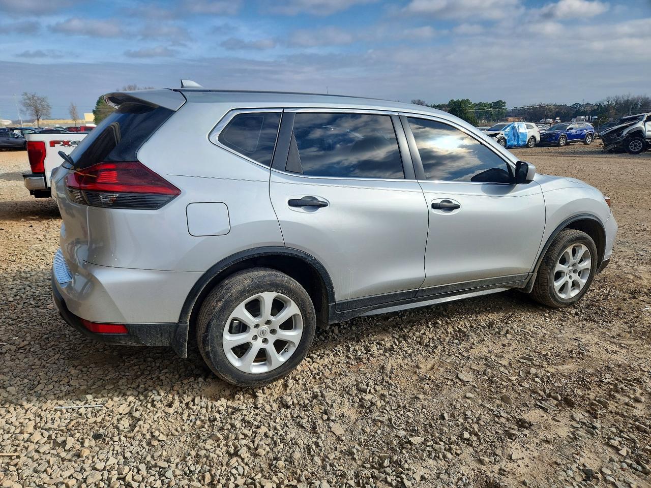 2018 NISSAN ROGUE S photo 3