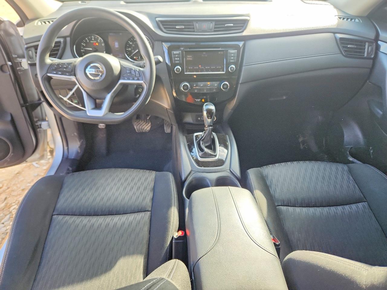 2018 NISSAN ROGUE S photo 8
