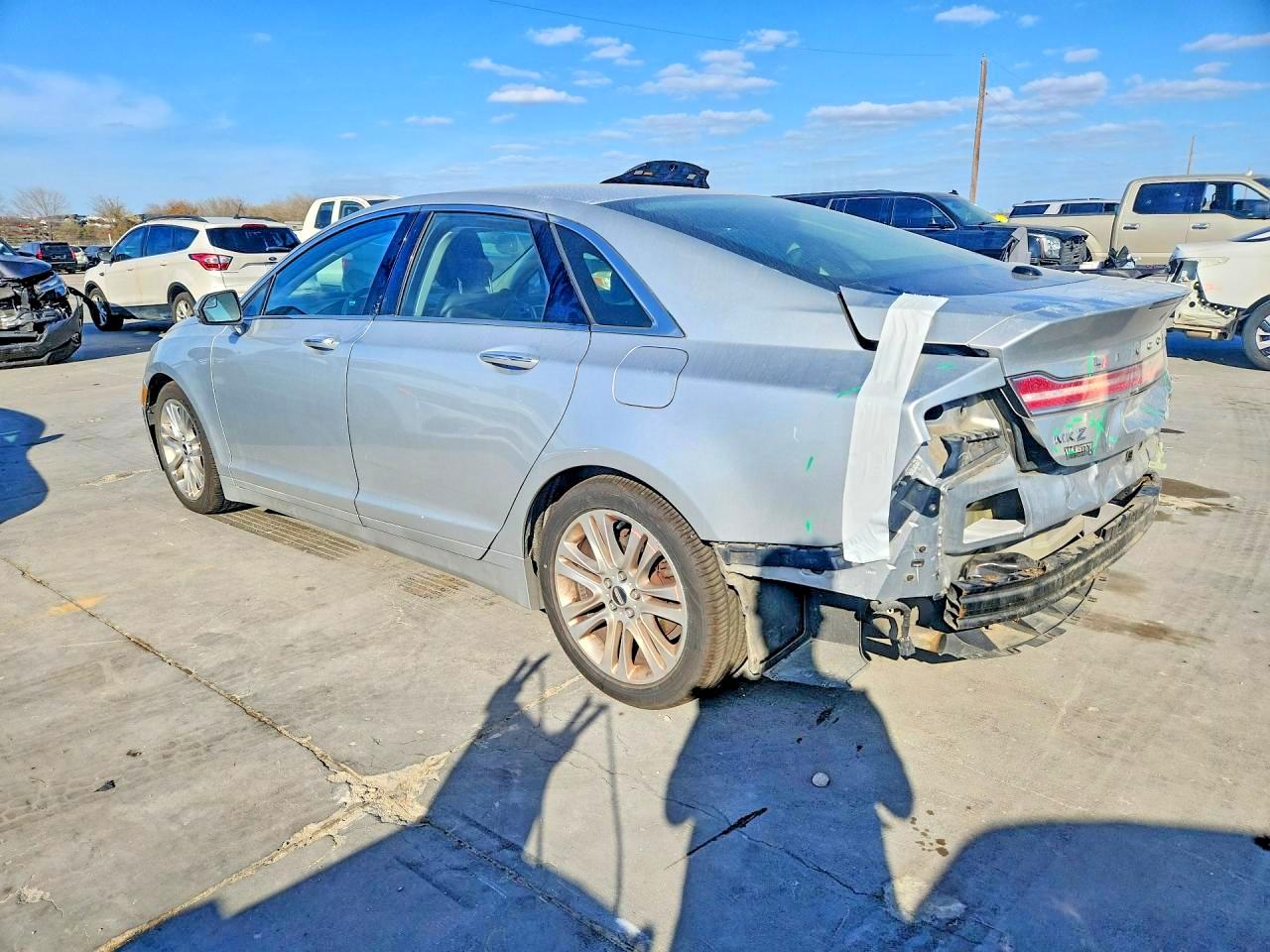 2016 LINCOLN MKZ HYBRID photo 3