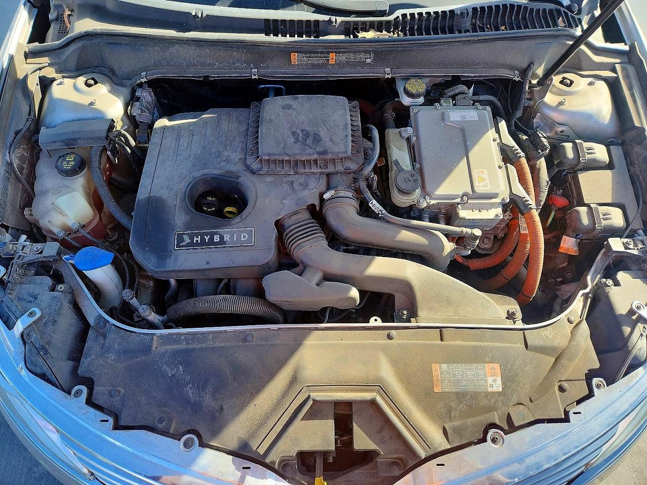 2016 LINCOLN MKZ HYBRID photo 21