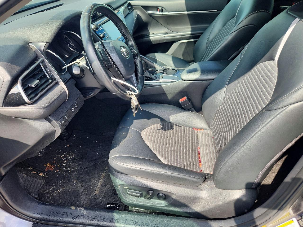 2020 TOYOTA CAMRY photo 7