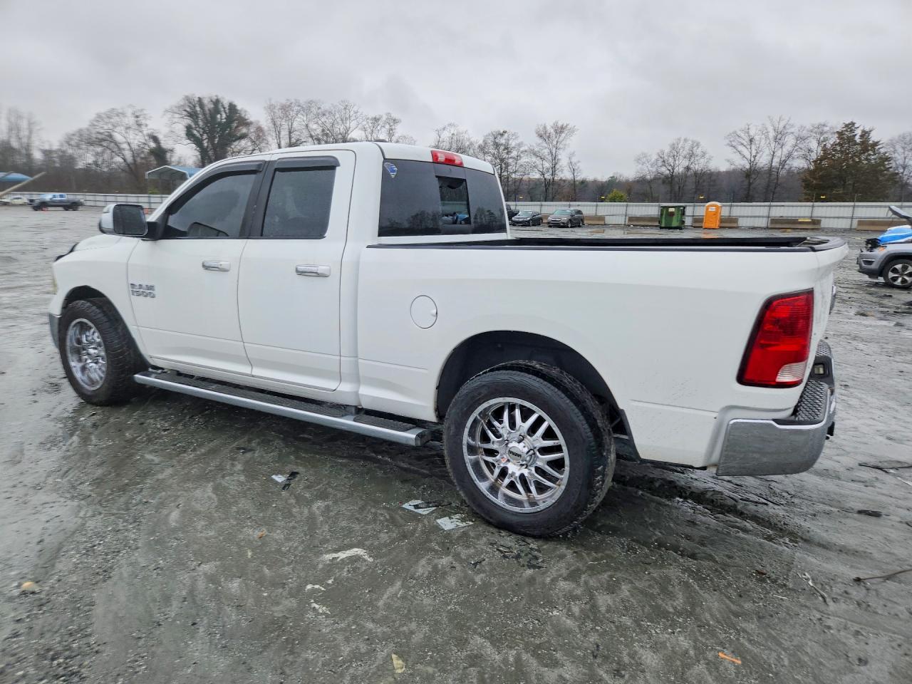 2014 RAM 1500 SLT photo 3