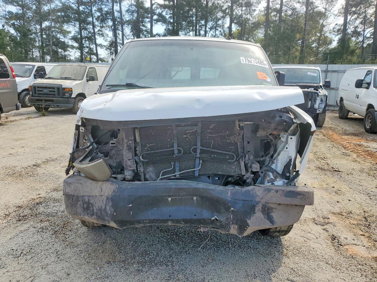 2018 GMC SAVANA G2500 photo 9