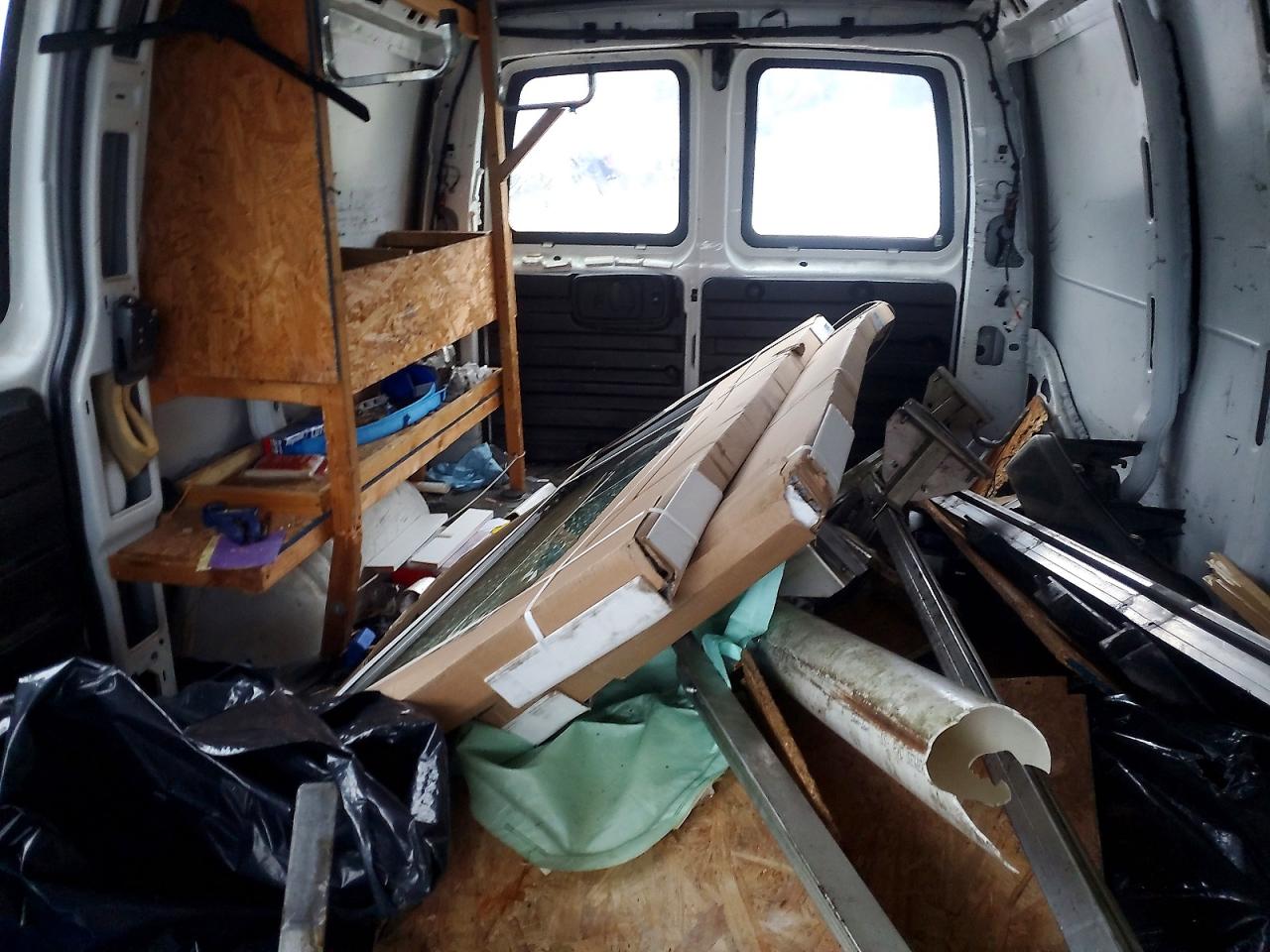 2018 GMC SAVANA G2500 photo 19