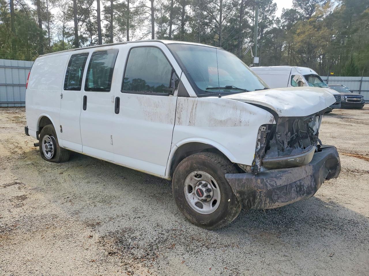 2018 GMC SAVANA G2500 photo 7
